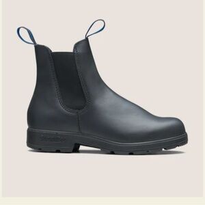 Blundstone Black Chelsea Boots - waterproof!
